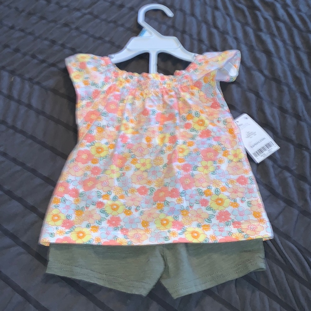 Infant outfit, Girl, 6 month, Tags attached, Shirt and shorts